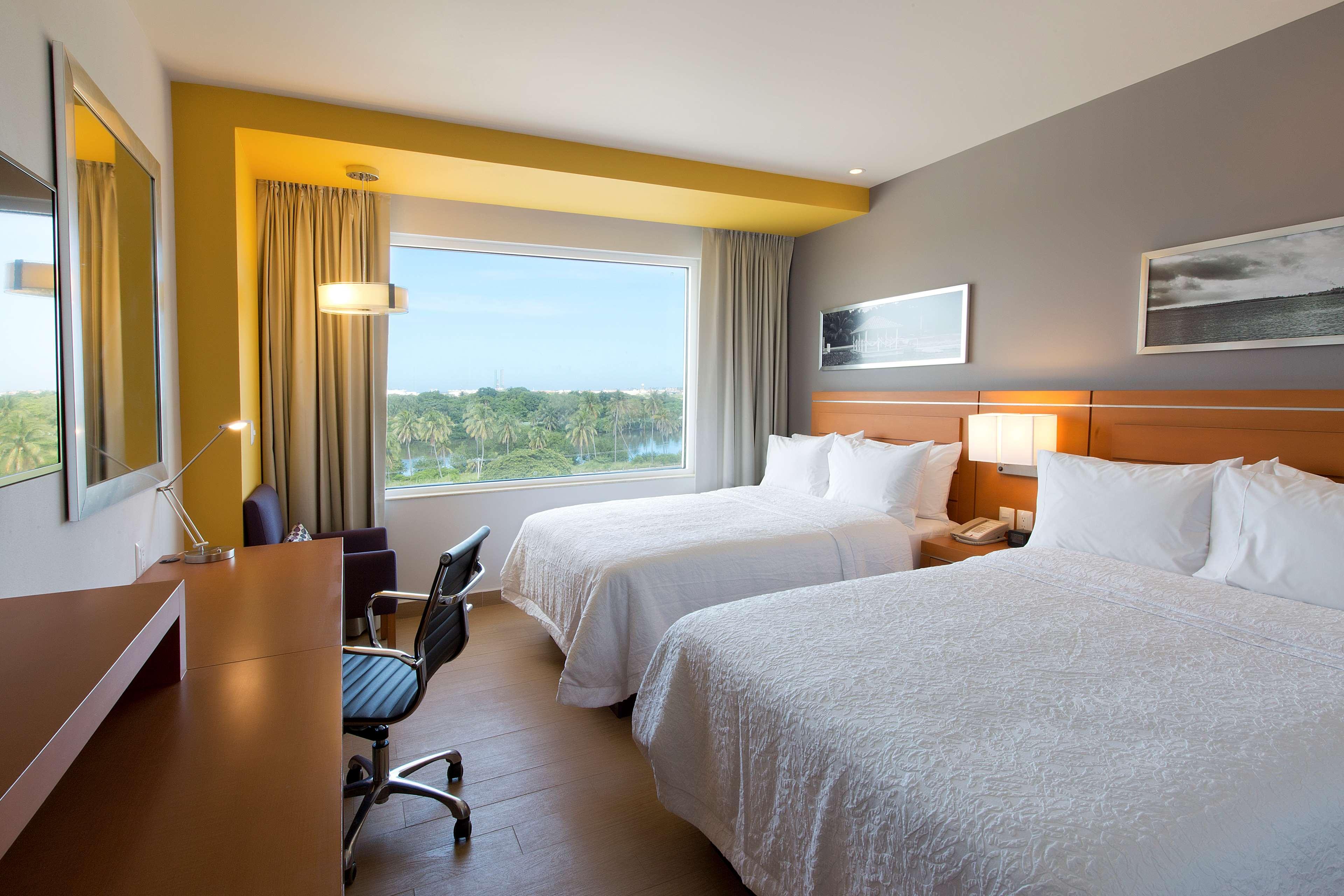 Hampton Inn & Suites By Hilton Paraiso Ngoại thất bức ảnh