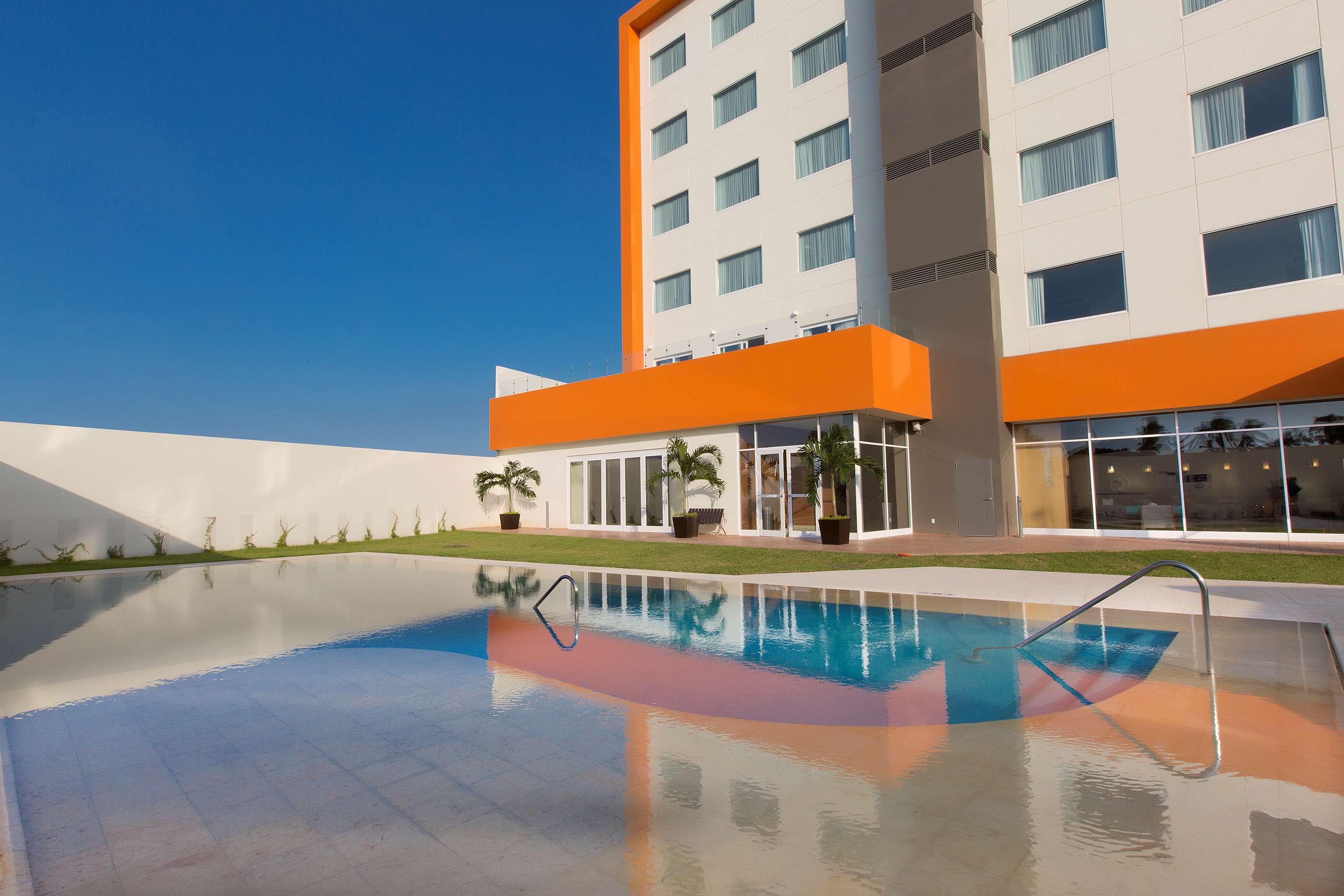 Hampton Inn & Suites By Hilton Paraiso Ngoại thất bức ảnh