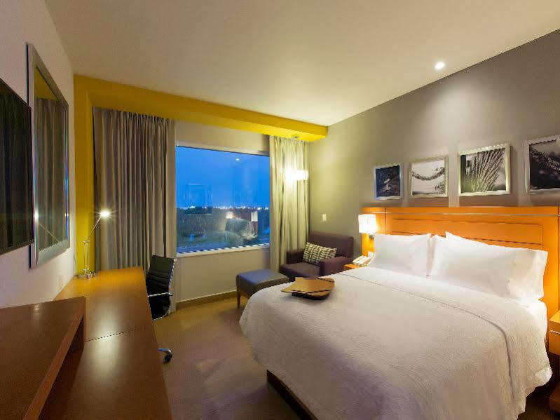 Hampton Inn & Suites By Hilton Paraiso Ngoại thất bức ảnh