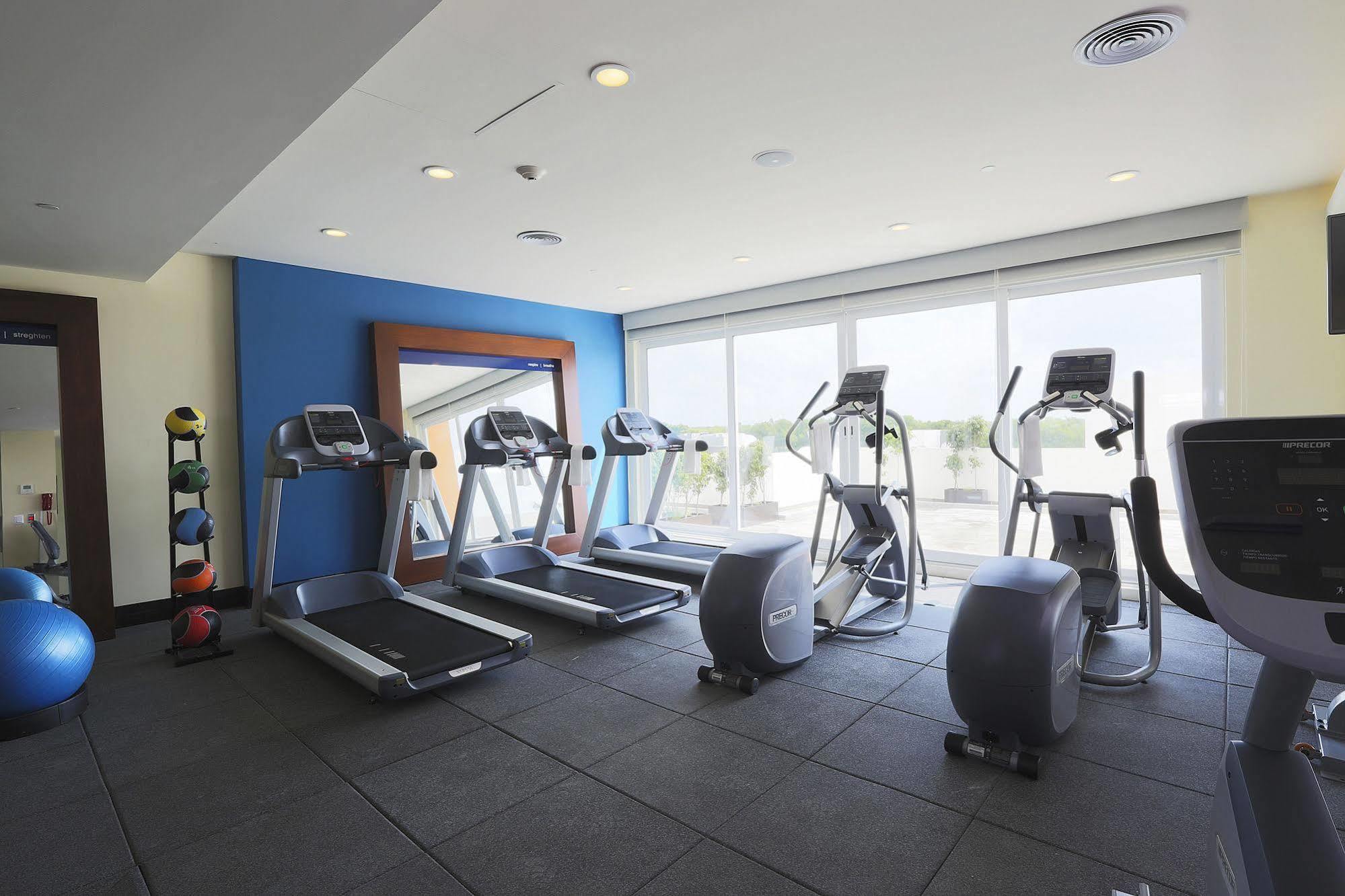 Hampton Inn & Suites By Hilton Paraiso Ngoại thất bức ảnh